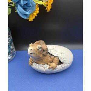 Windstone Editions Hatching Triceratops Dinosaur‎ Egg Pena 1986 Vintage Figurine